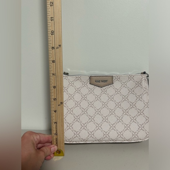 Nine West Wristlet Wallet Bag Pink Beige Floral Diamonds - Picture 5 of 5